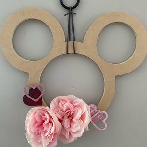Disney {inspired} Valentines wreath